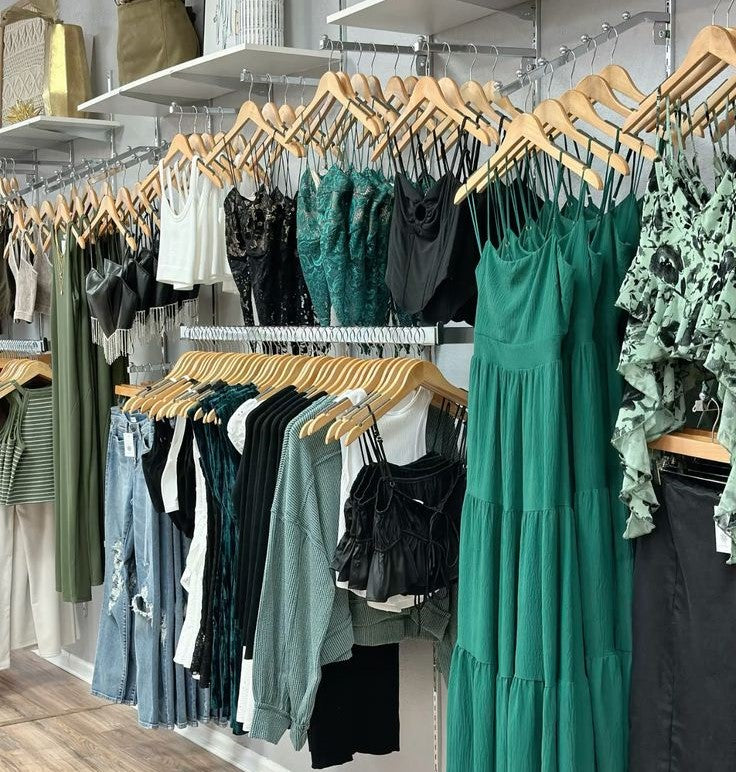 WOMAN'S CLOTH